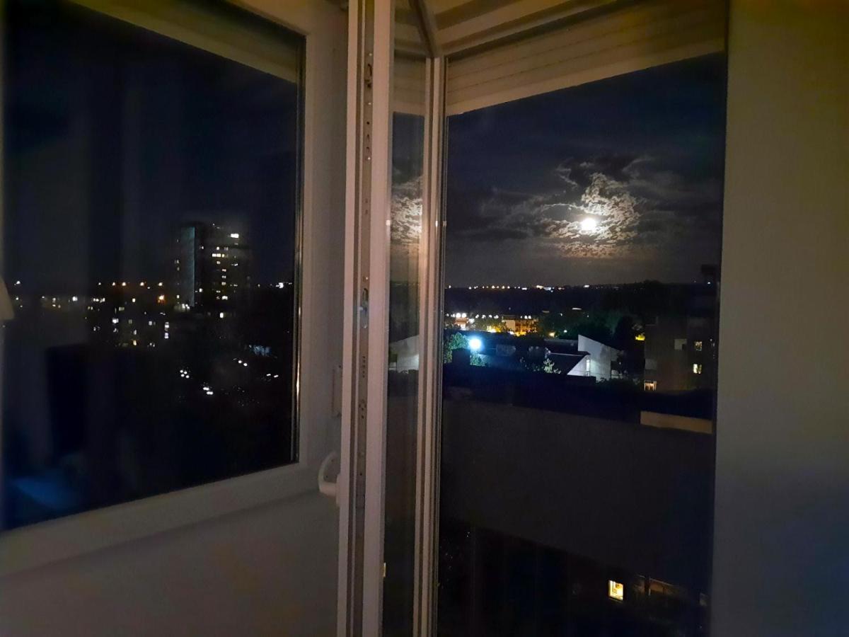 Blue Moon Apartment Novi Sad Luaran gambar